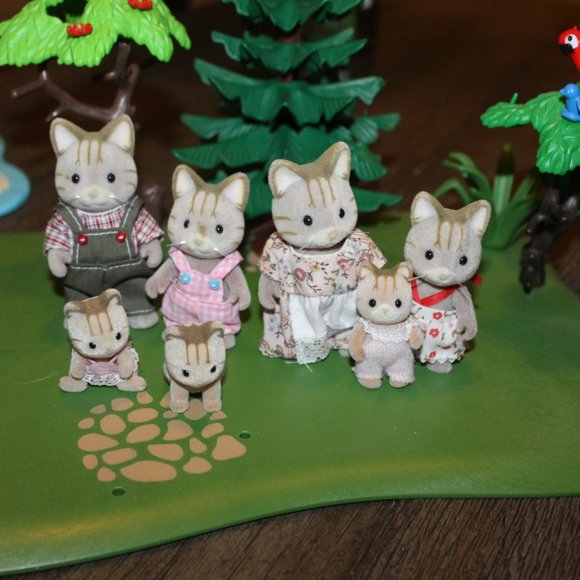 Calico Critters Sylvanian Families Sandy Rumpus Tabby Cat Family Set Of 7 - Picture 3 of 7